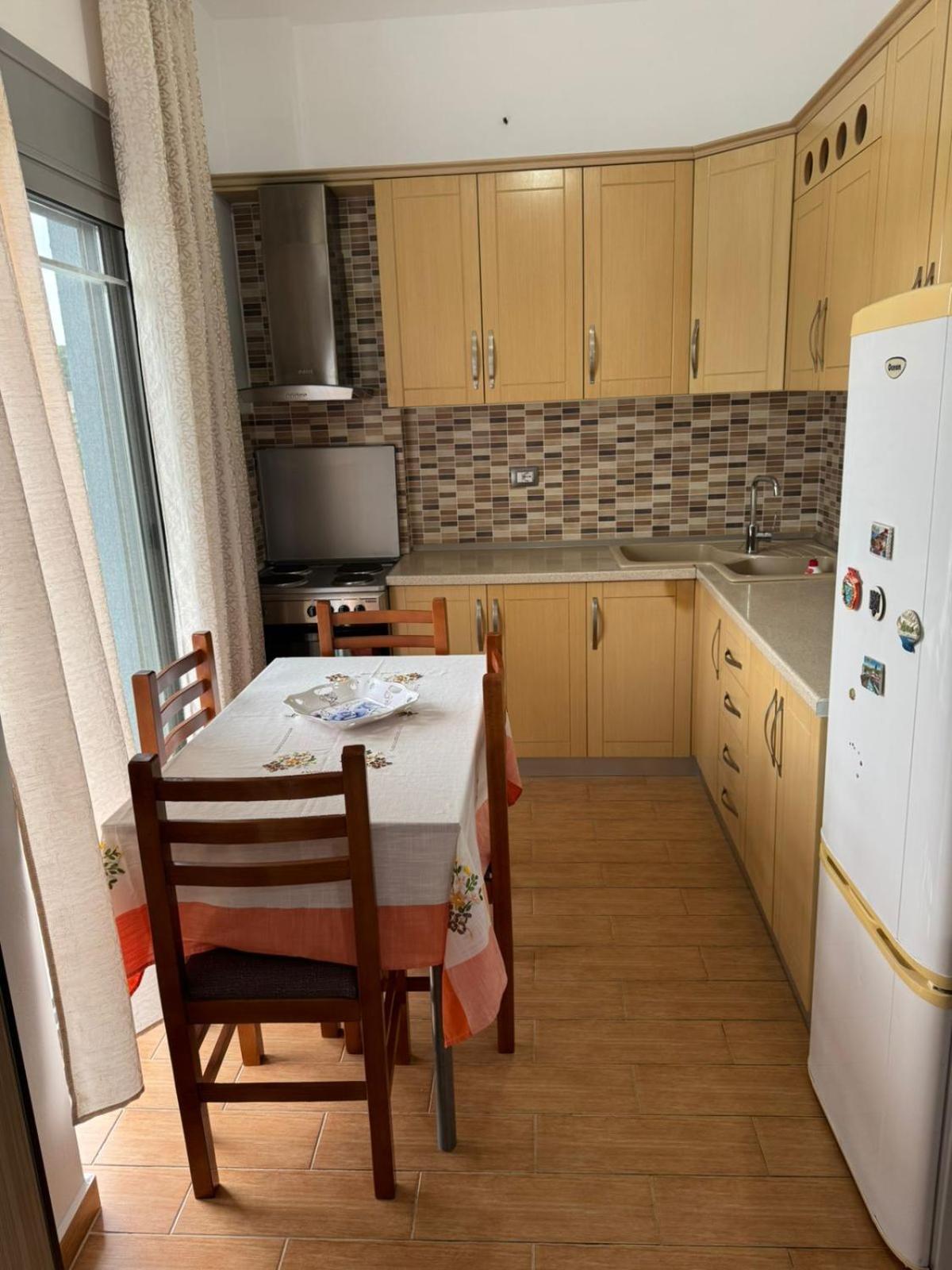 Vila Brilant Vlorë Esterno foto