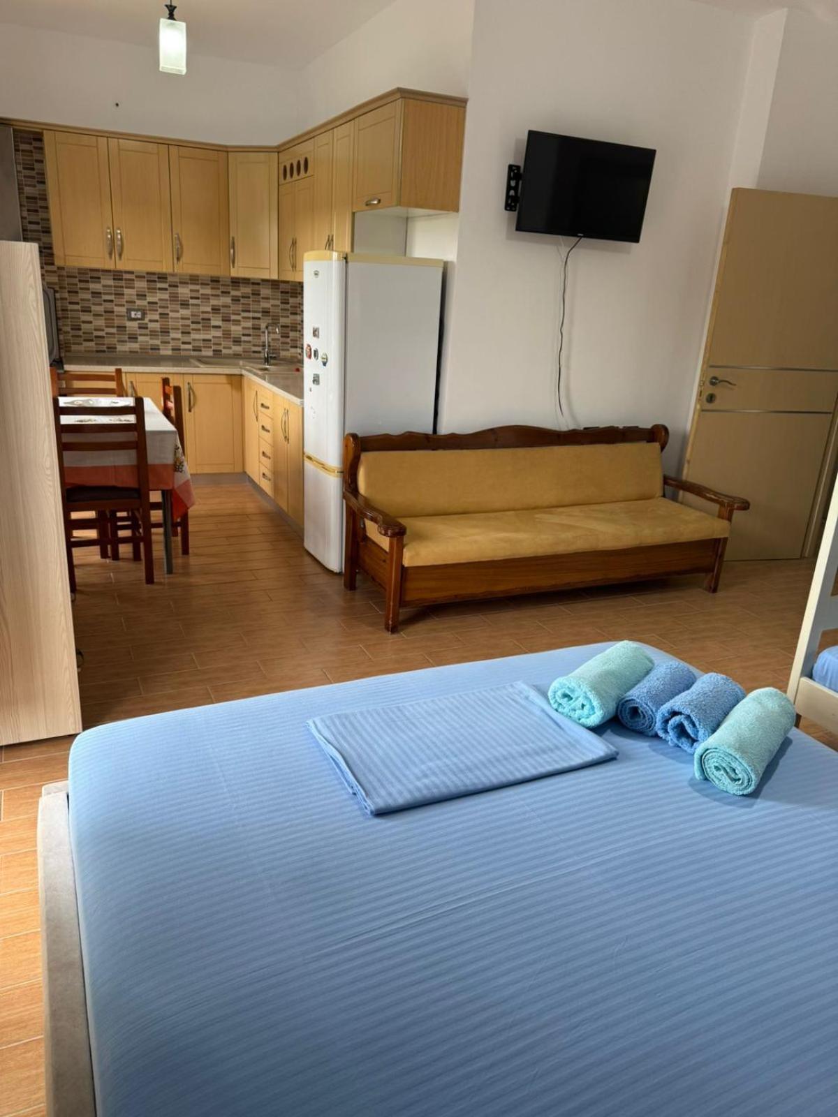 Vila Brilant Vlorë Esterno foto